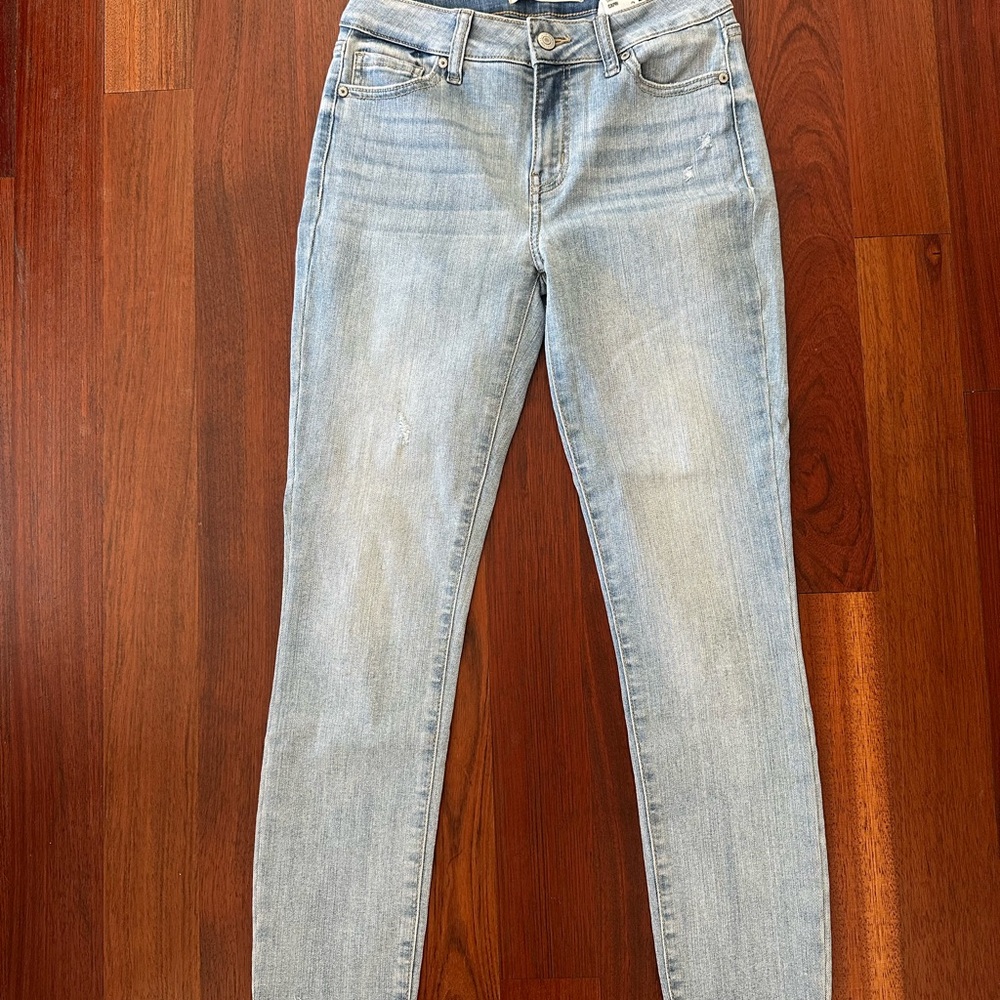 Eunina Women's Light Wash Skinny Jeans